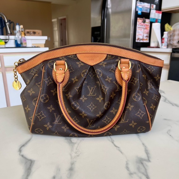 100% Authentic Louis Vuitton Trivoli PM - Picture 1 of 12